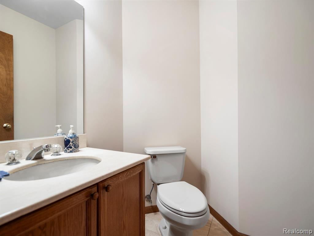 4738 MULBERRY WOODS Circle, Ann Arbor, MI 48105 — Photo 16