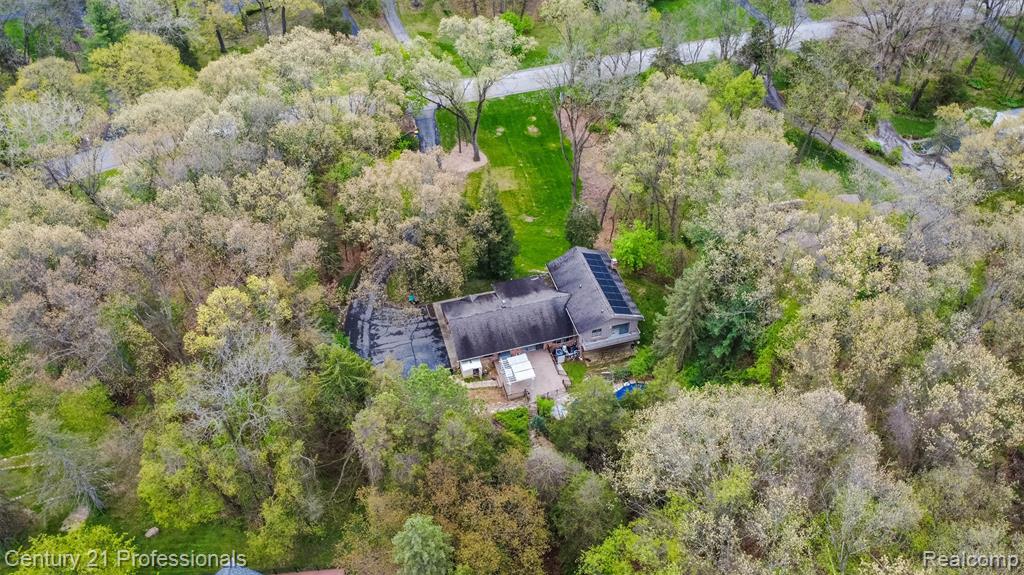 6133 Sundance Trail, Brighton, MI 48116 — Photo 56
