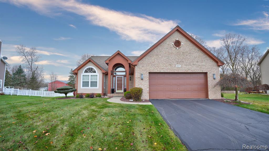 5077 PRESTONWOOD Lane, Flushing, MI 48433 — Photo 2