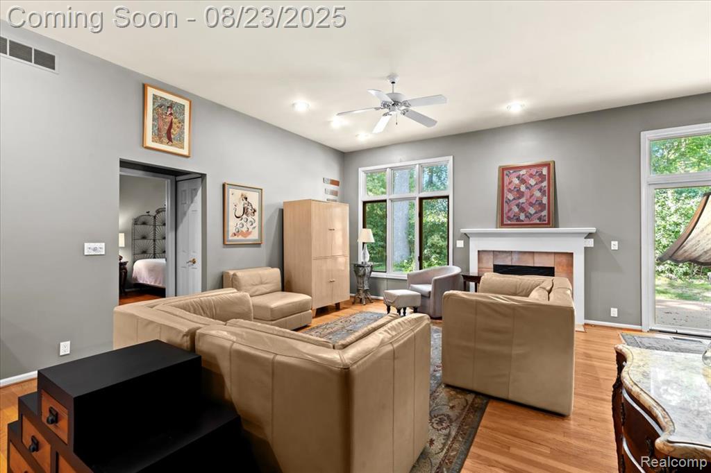 5770 Point Of The Woods Drive, West Bloomfield, MI 48324 — Photo 4