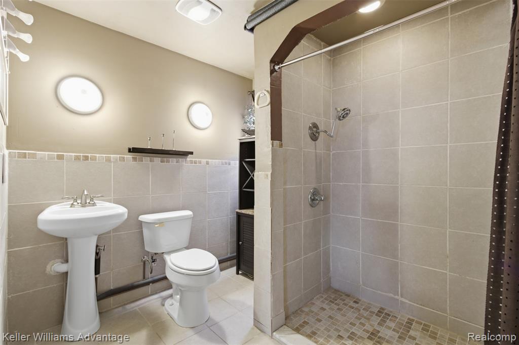 10388 Cedarlawn Street, Detroit, MI 48204 — Photo 6