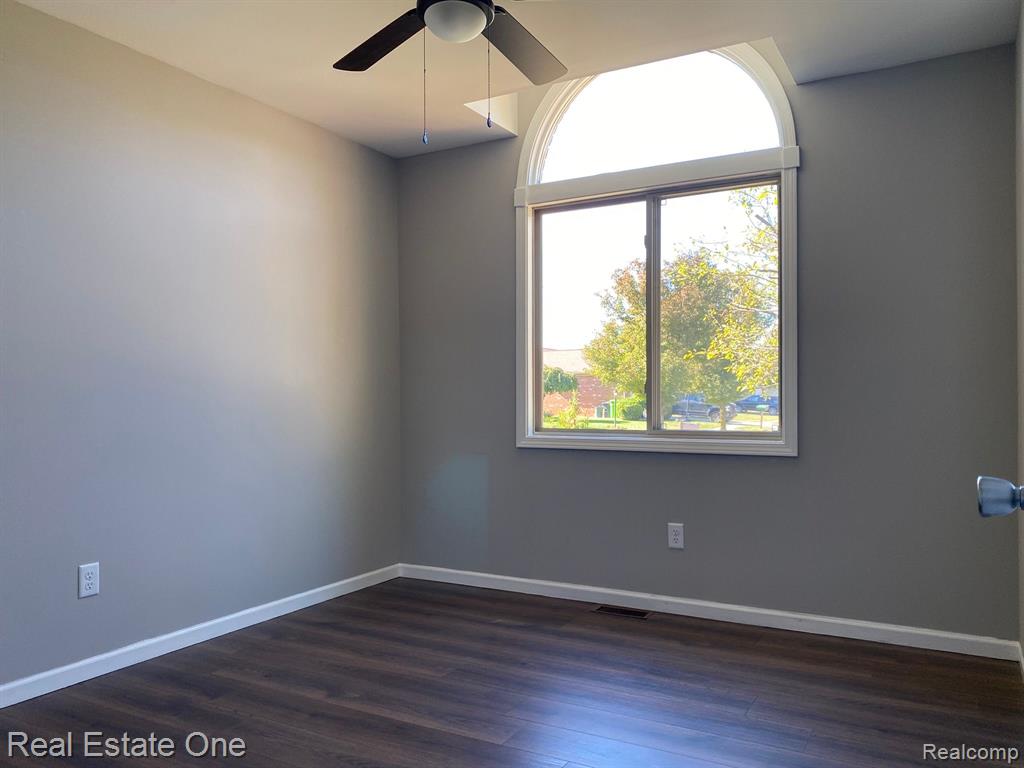 46552 MORNINGSIDE Drive, Macomb, MI 48044 — Photo 9