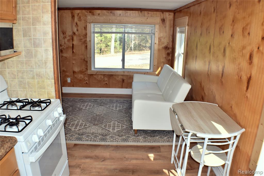 126 Lasalle Avenue, Houghton Lake, MI 48629 — Photo 17