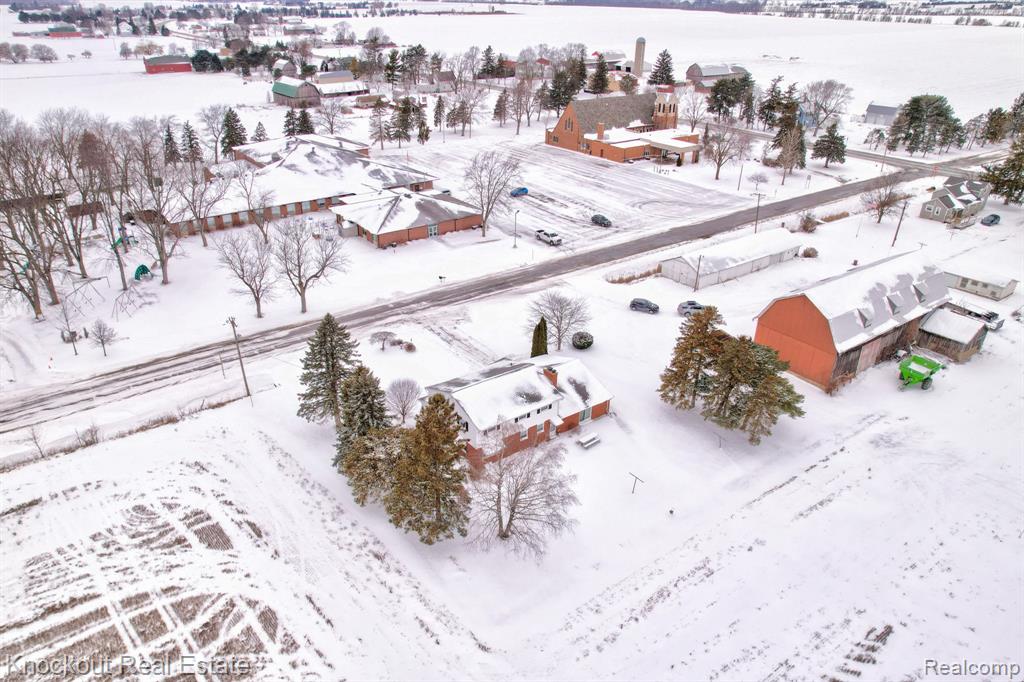 1105 S Mueller Road, Saginaw, MI 48601 — Photo 2