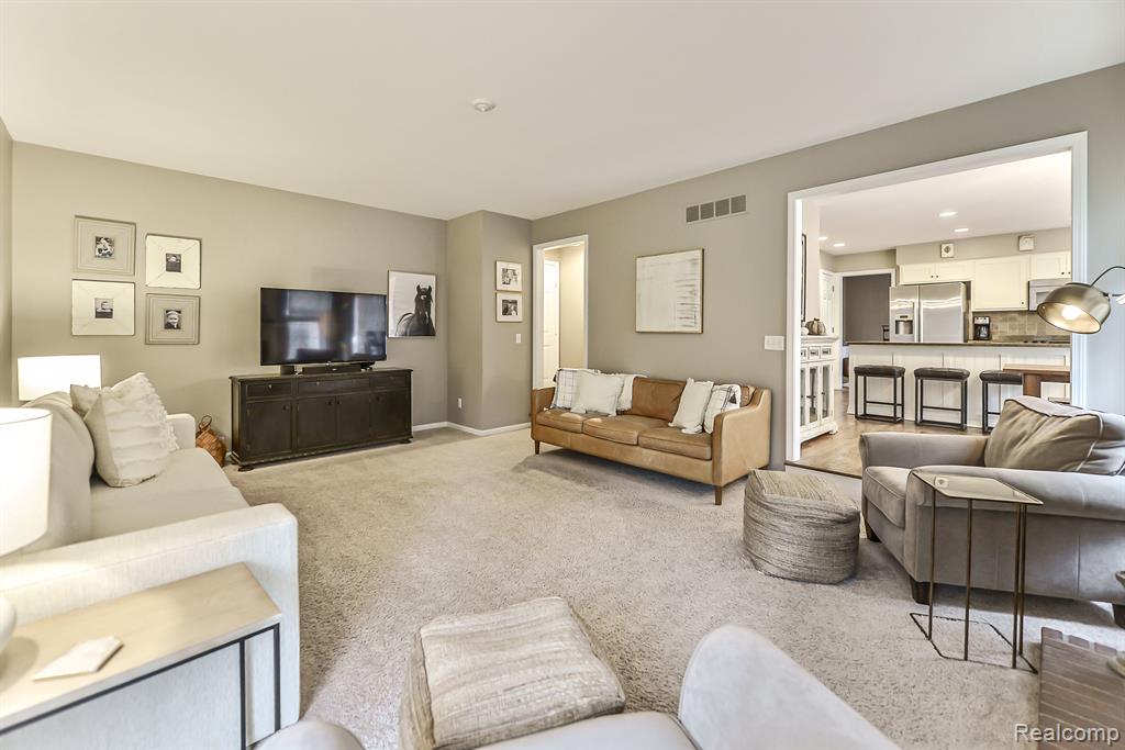 843 WESTHILLS Drive, South Lyon, MI 48178 — Photo 14