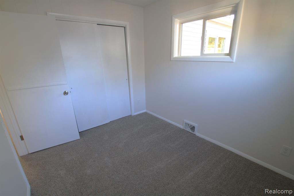 4450 VAN SLYKE Road, Flint, MI 48507 — Photo 16