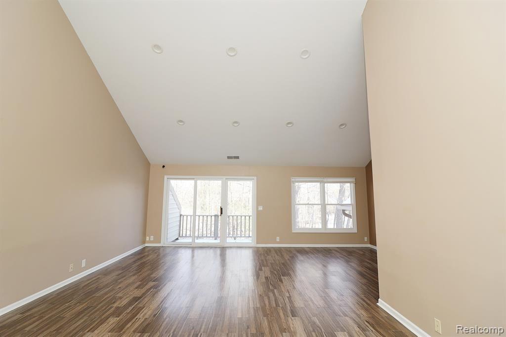 5302 ROYAL VALE Lane, Dearborn, MI 48126 — Photo 9