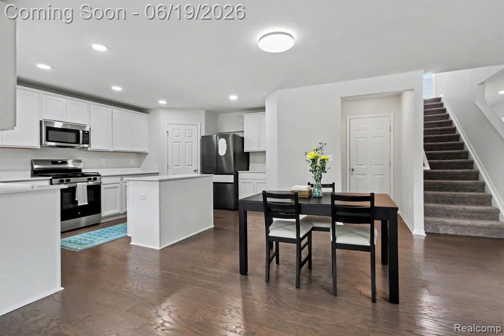 14502 Laurelwood Drive, Belleville, MI 48111 — Photo 12
