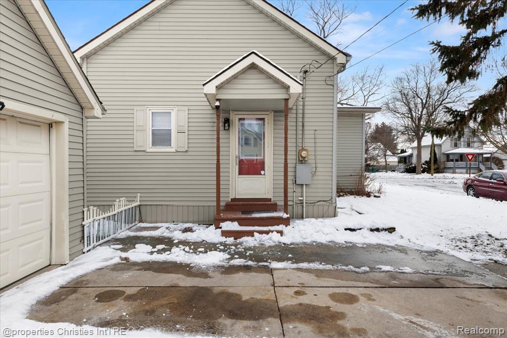 814 S 7th Street, St. Clair, MI 48079 — Photo 9