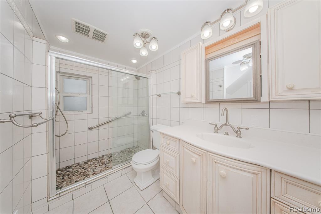 9042 Gale Road, White Lake, MI — Photo 46