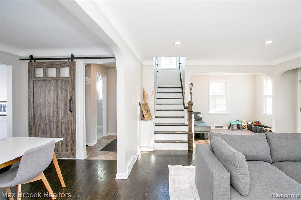 10044 Lasalle Boulevard, Huntington Woods, MI — Photo 12
