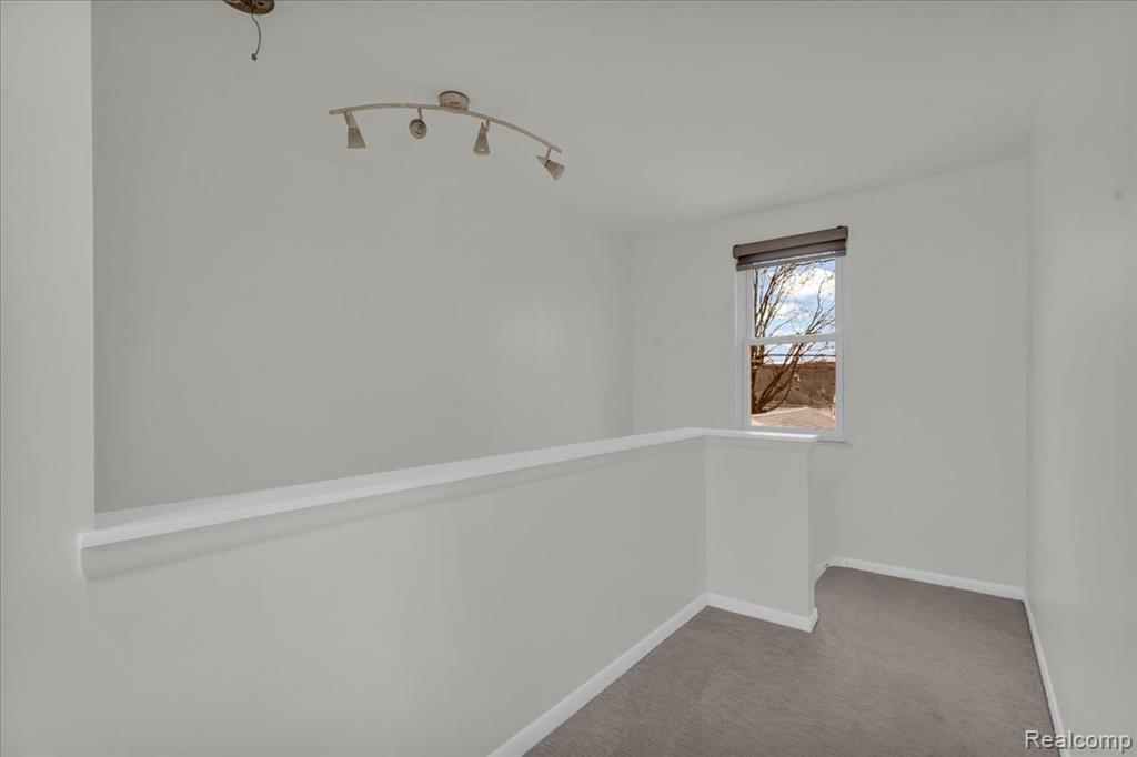 639 N Vernon Street, Dearborn, MI 48128 — Photo 10