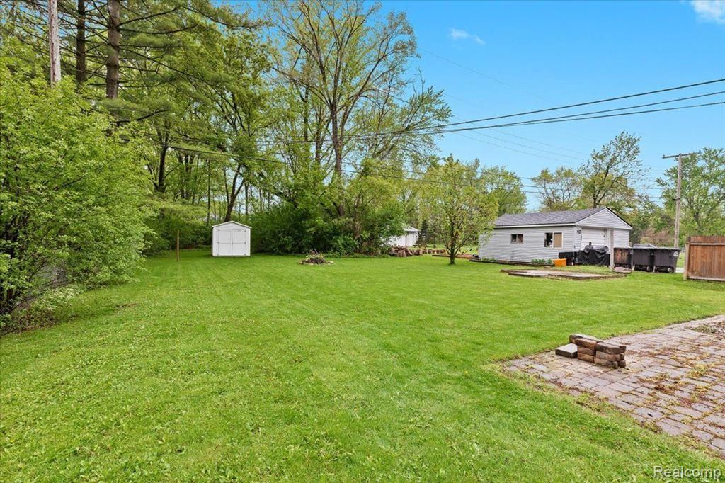 15403 MAXWELL Avenue, Plymouth, MI 48170 — Photo 9
