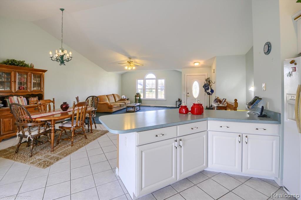 5732 COBBLESTONE Drive, North Branch, MI 48461 — Photo 15