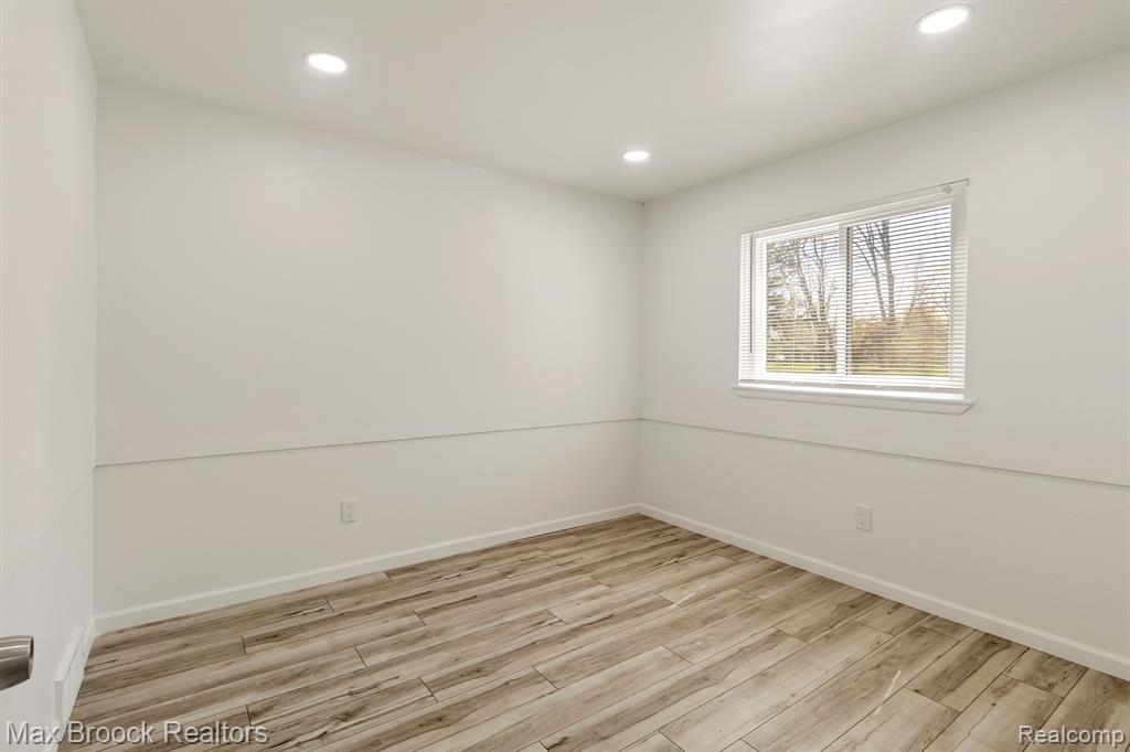 6207 NICHOLAS Drive, West Bloomfield, MI — Photo 34