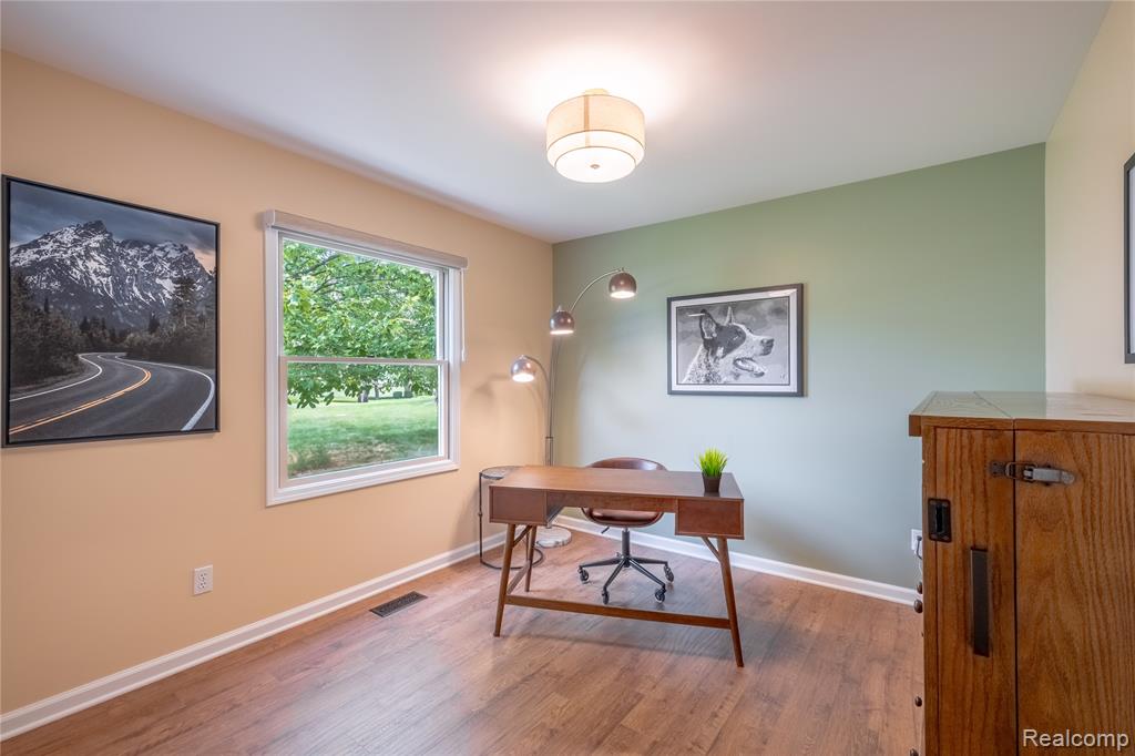575 Rolling Hills Lane, Lapeer, MI 48446 — Photo 18