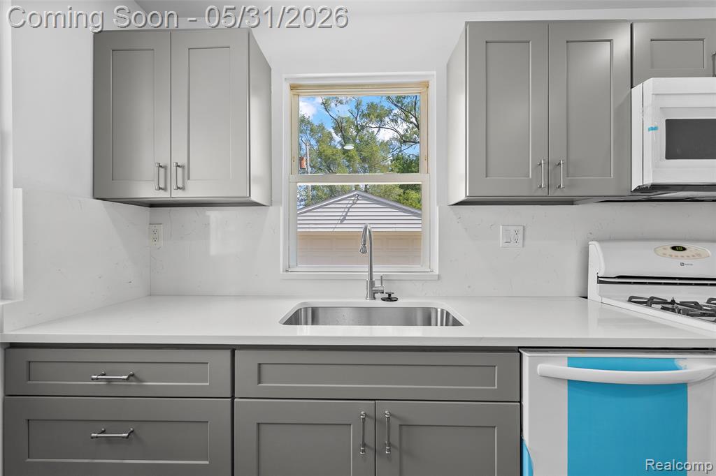 654 Ford Boulevard, Lincoln Park, MI 48146 — Photo 12