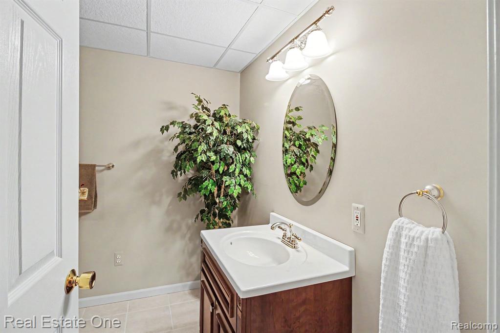 8189 High Point Trail, White Lake, MI — Photo 33