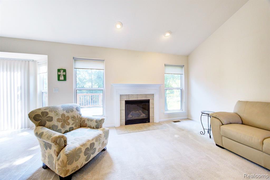 1146 ANDOVER Circle, Commerce Twp, MI 48390 — Photo 5