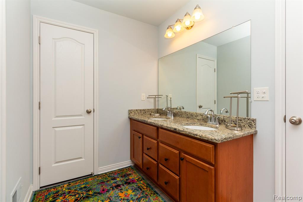 5325 BRADMORE Lane, Warren, MI 48092 — Photo 21