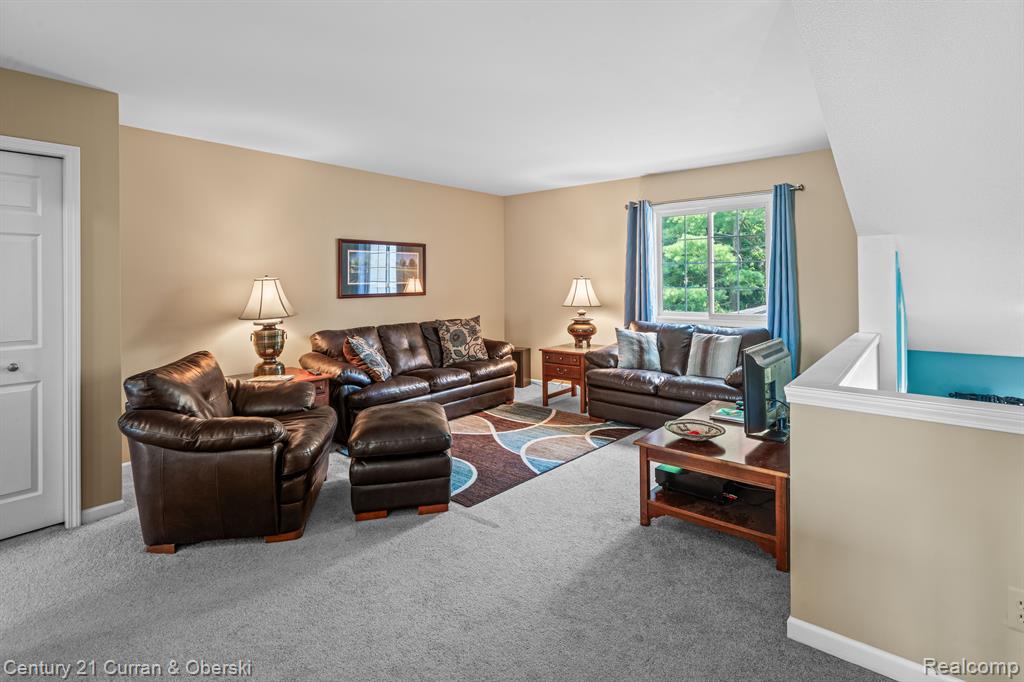 39566 VILLAGE RUN Drive, Northville, MI 48168 — Photo 33