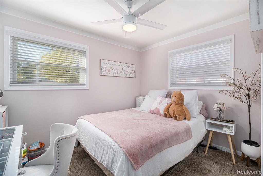 8455 Salem Lane, Dearborn Heights, MI 48127 — Photo 14