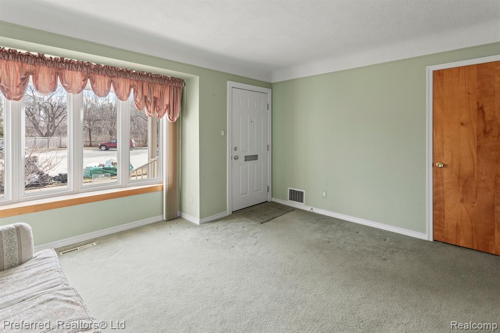 9980 HUBERT Avenue, Allen Park, MI 48101 — Photo 3