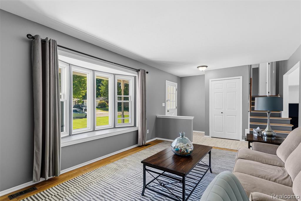 4410 Wickfield Drive, Flint, MI 48507 — Photo 10