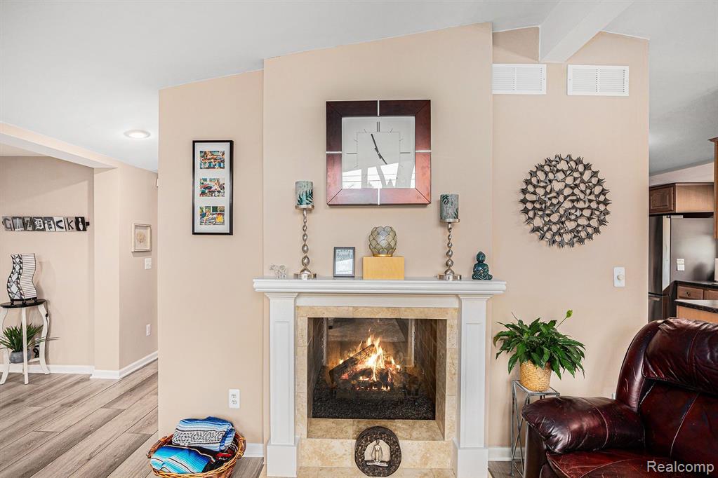 2159 HELMSFORD Drive, Wolverine Lake, MI 48390 — Photo 11