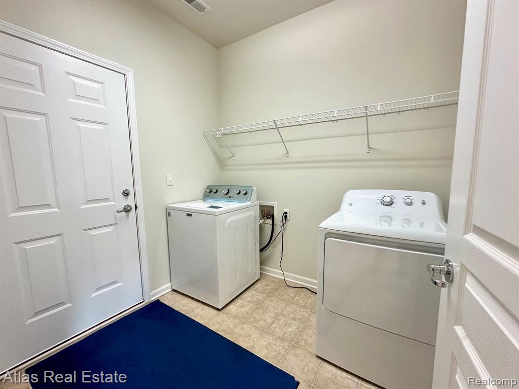 9378 SAND HILL Drive, Grand Blanc, MI 48439 — Photo 20