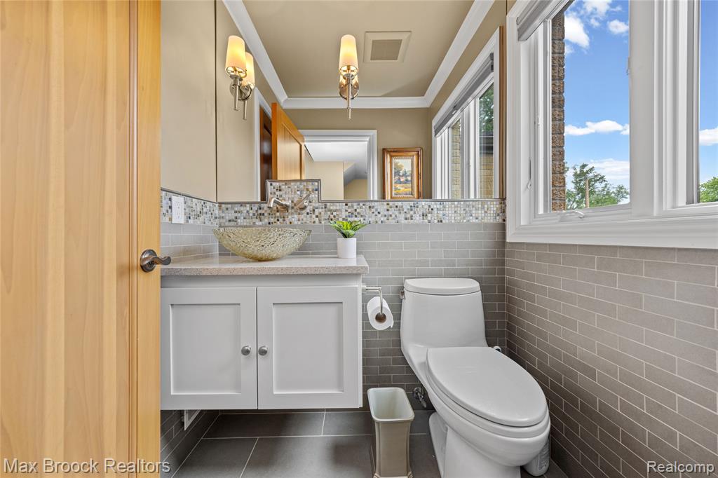 18341 Warwick Street W, Beverly Hills, MI 48025 — Photo 28