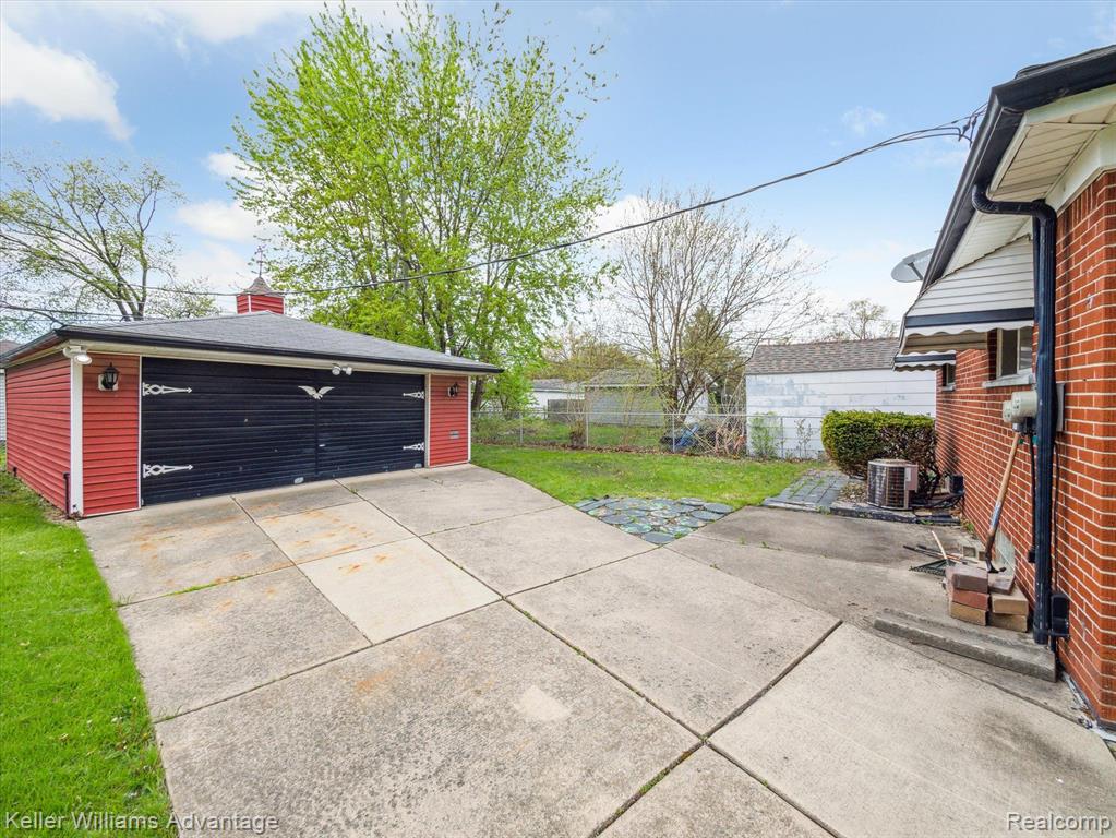 3994 CAMPBELL Street, Dearborn Heights, MI 48125 — Photo 31