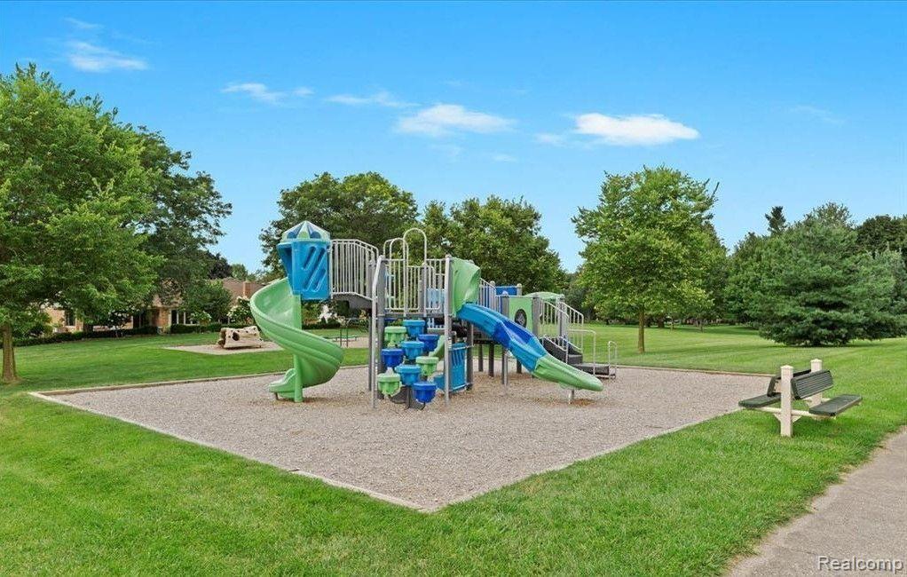 16155 WINCHESTER Drive, Northville, MI 48168 — Photo 57
