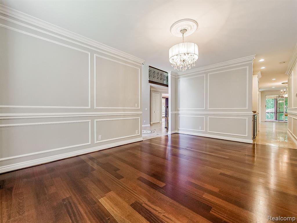 5570 HAMPSHIRE Drive, West Bloomfield, MI — Photo 13