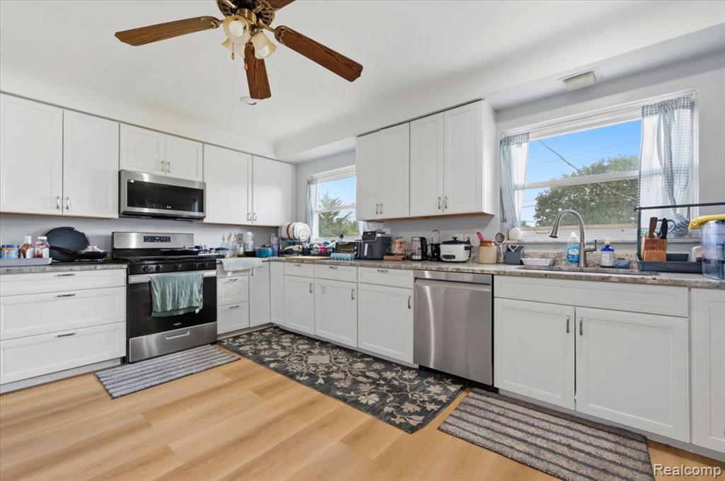 8565 POTOMAC Street, Center Line, MI 48015 — Photo 19