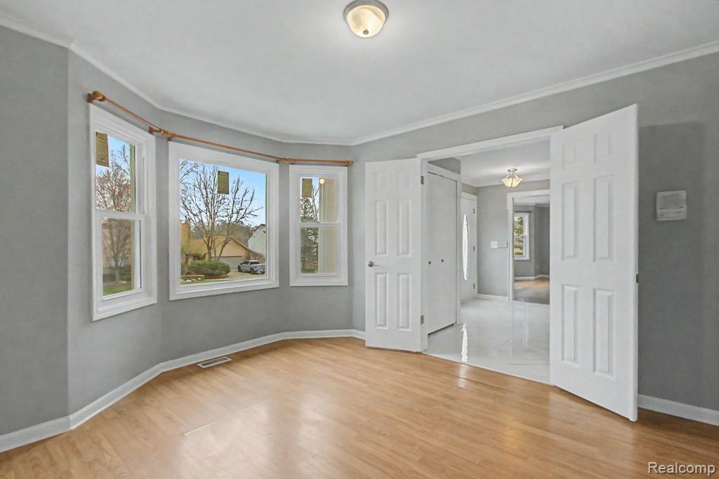 5394 Pond Bluff Drive, West Bloomfield, MI 48323 — Photo 4