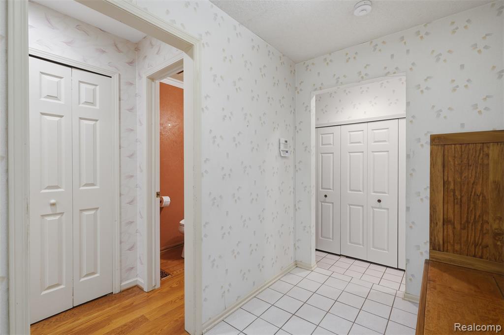 9277 Burning Tree Drive, Grand Blanc, MI 48439 — Photo 26