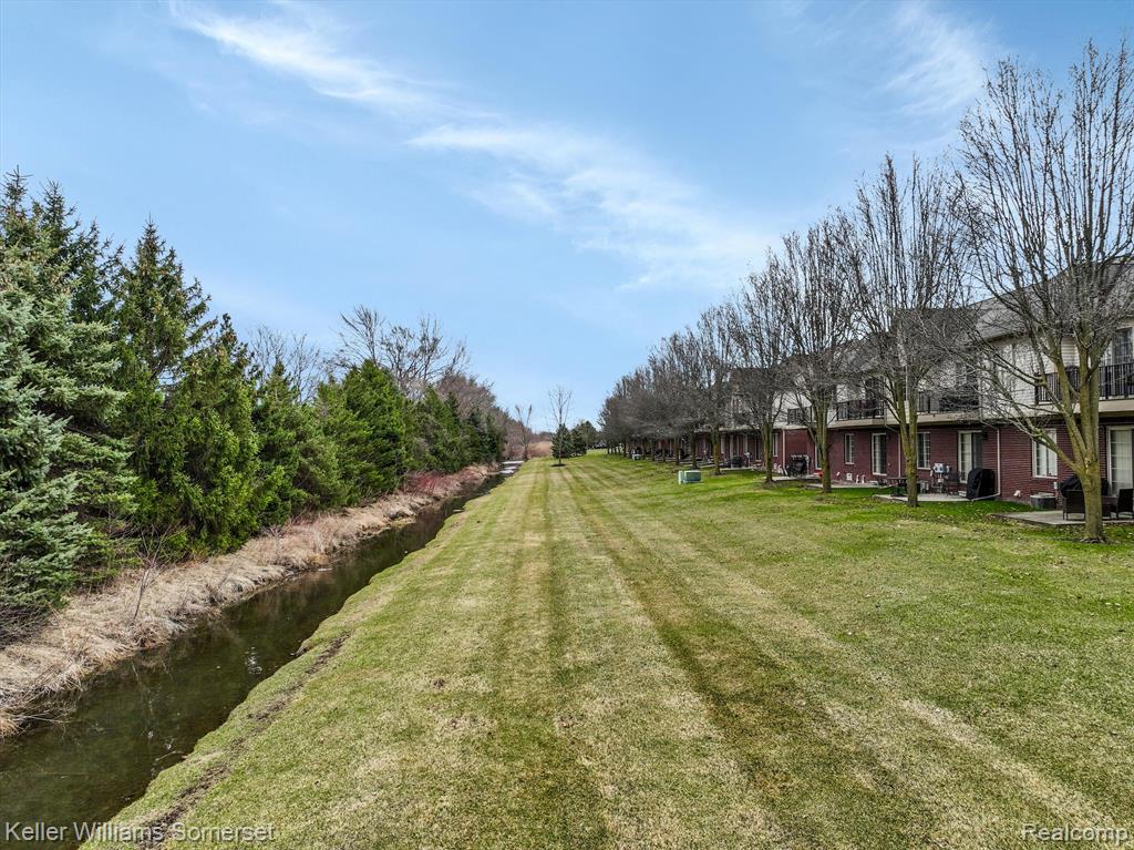 45918 DUTTON Drive, Macomb, MI 48044 — Photo 28