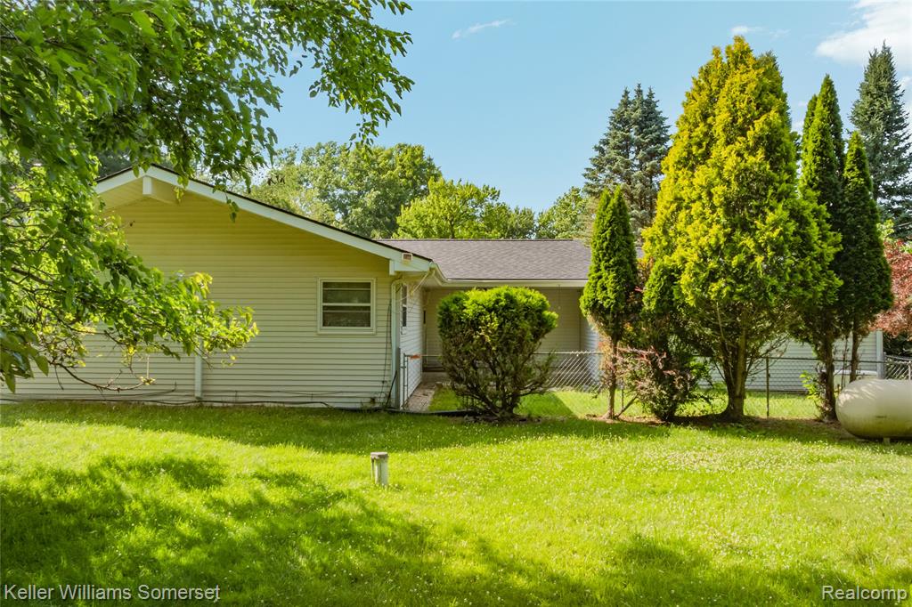 2344 Rochester Road, Leonard, MI 48367 — Photo 4