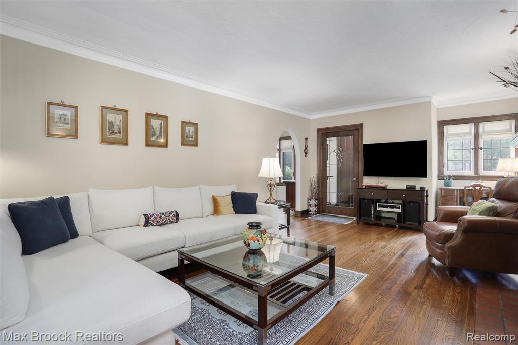 454 W Oakridge Street, Ferndale, MI 48220 — Photo 9