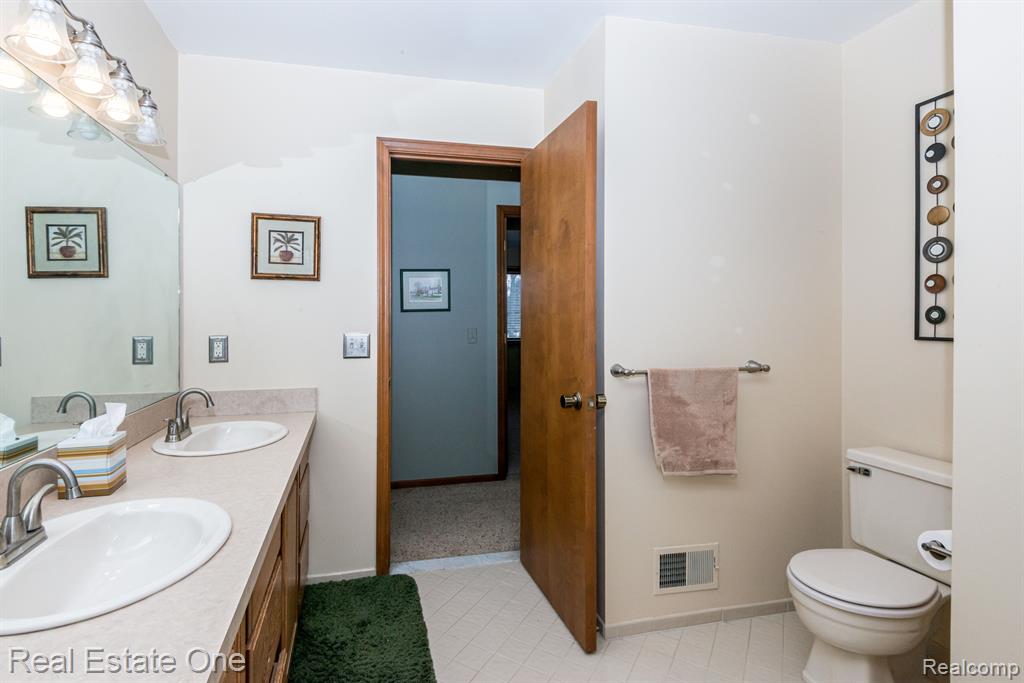 41344 Beacon Road, Novi, MI — Photo 69