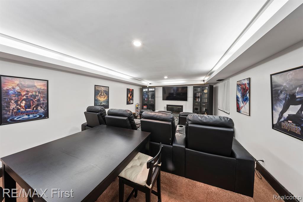 725 W BOSTON Boulevard, Detroit, MI 48202 — Photo 48