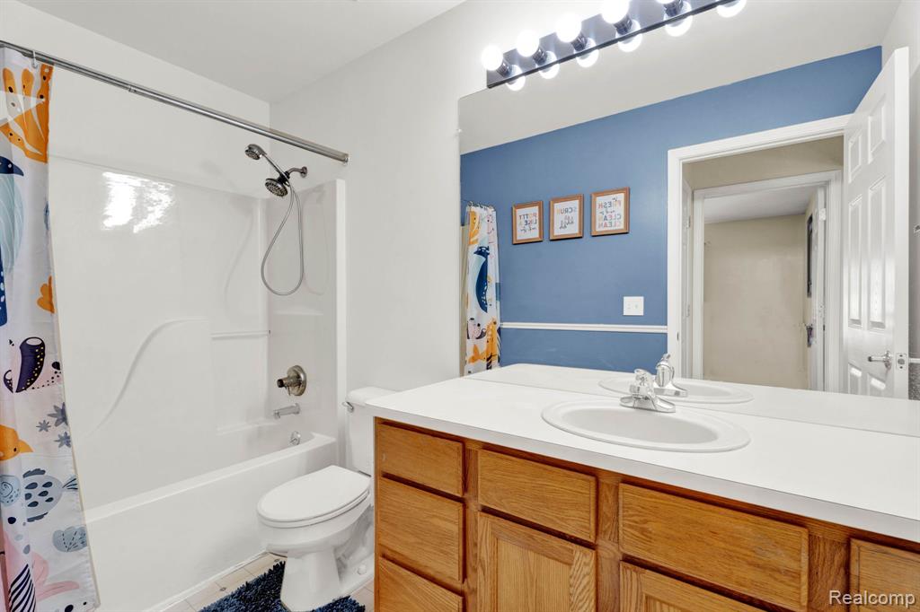 8155 Parkside Drive, Westland, MI — Photo 33