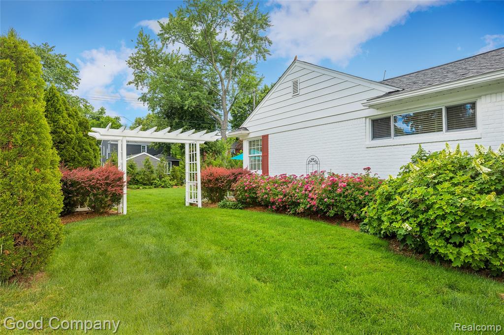 32291 Verona Circle, Beverly Hills, MI 48025 — Photo 63