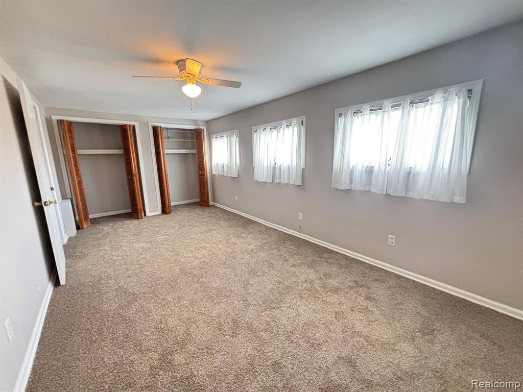 1528 ROSLYN Road, Grosse Pointe Woods, MI 48236 — Photo 9
