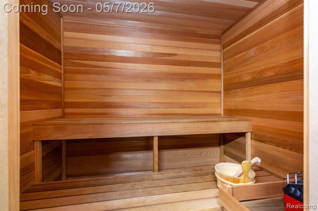 21 Fairwood Boulevard, Pleasant Ridge, MI — Photo 36