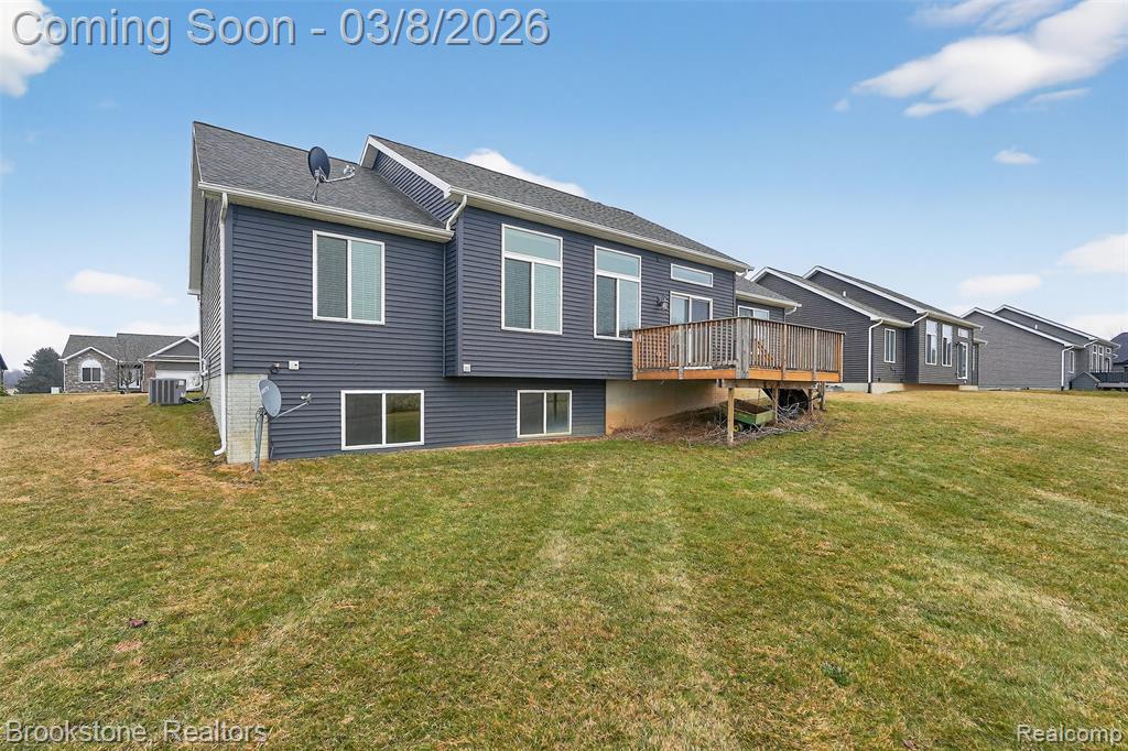 9477 Hickory Hollow Court, Davison, MI 48423 — Photo 36
