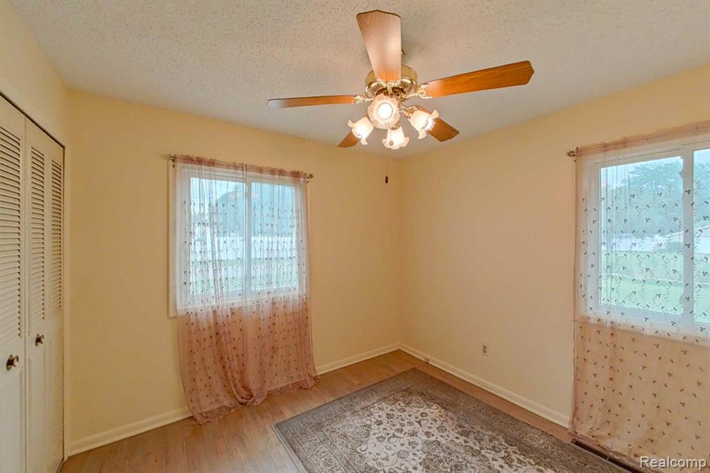 4395 OLD CARRIAGE Road, Flint, MI 48507 — Photo 28