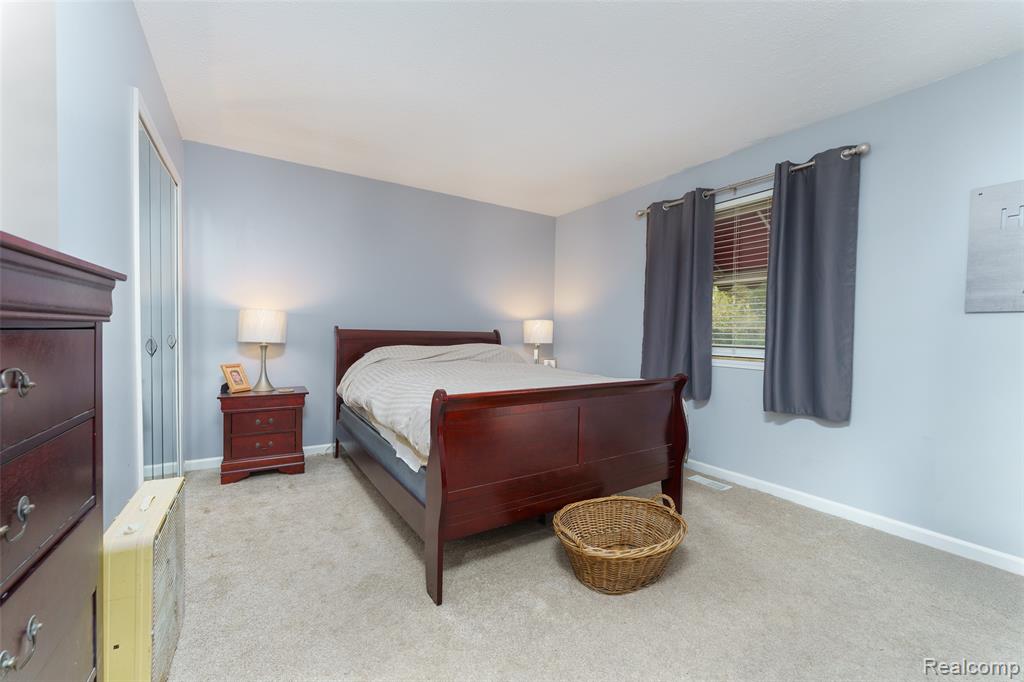 680 S 680 s hacker Road, Brighton, MI 48114 — Photo 9
