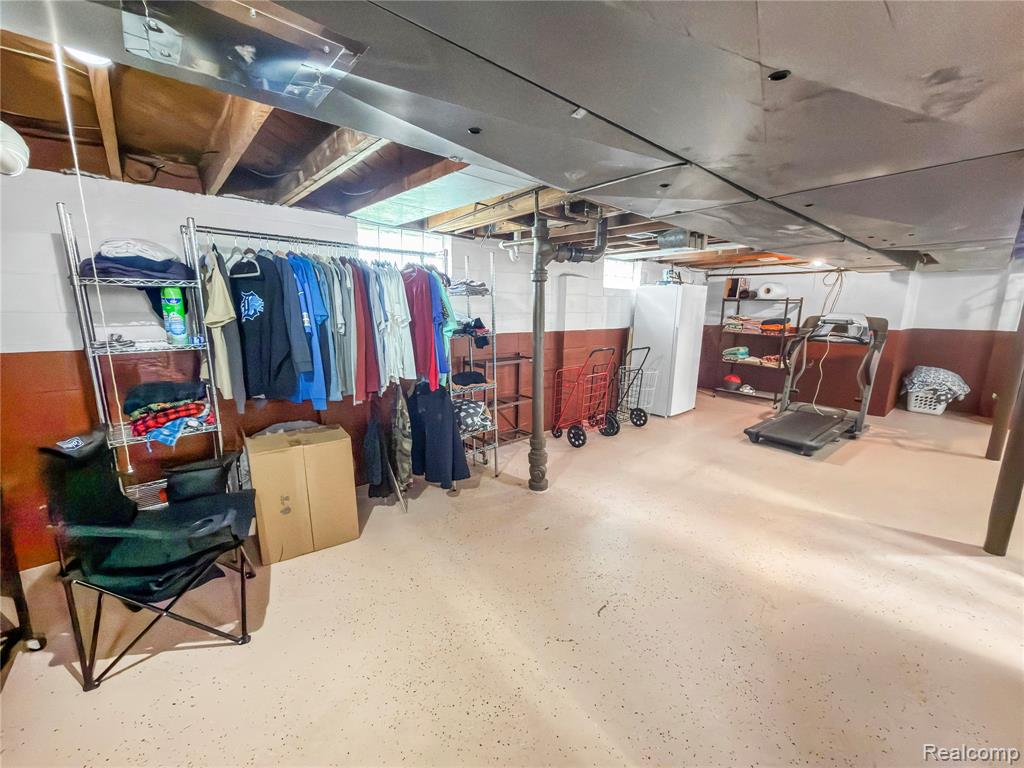 6907 Orchard Avenue, Dearborn, MI 48126 — Photo 30